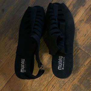 Munro black mules 8.5WW NEVER WORN PRICE DROP!